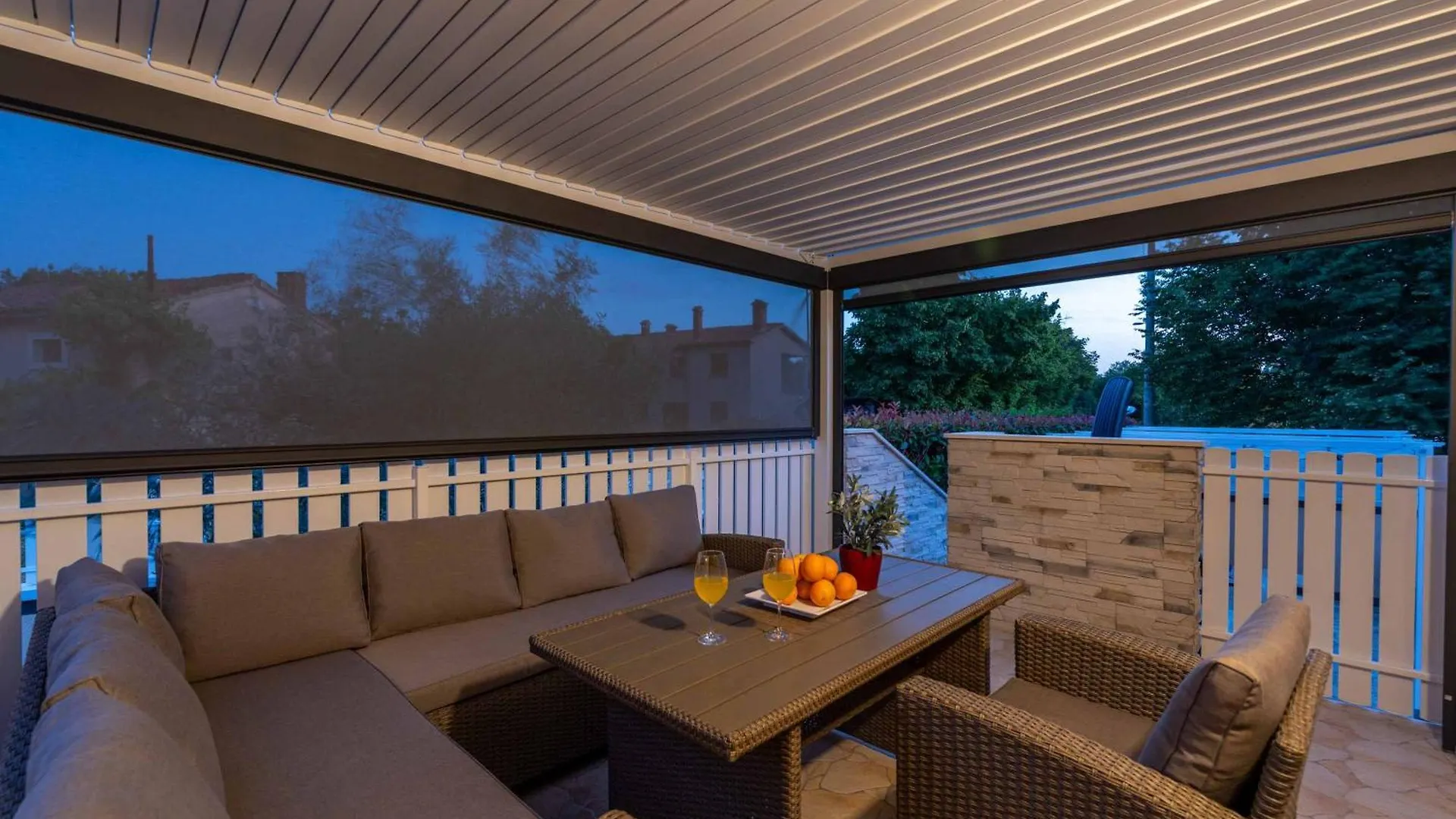 Villa Twilight Orange Šumber