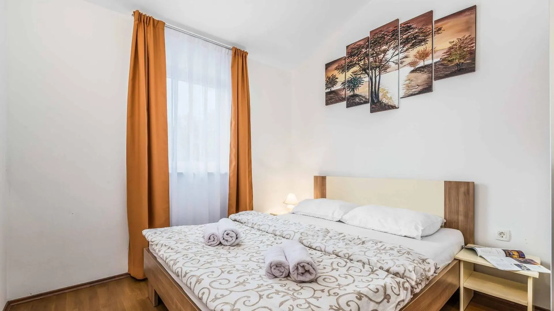 Villa Twilight Orange Šumber